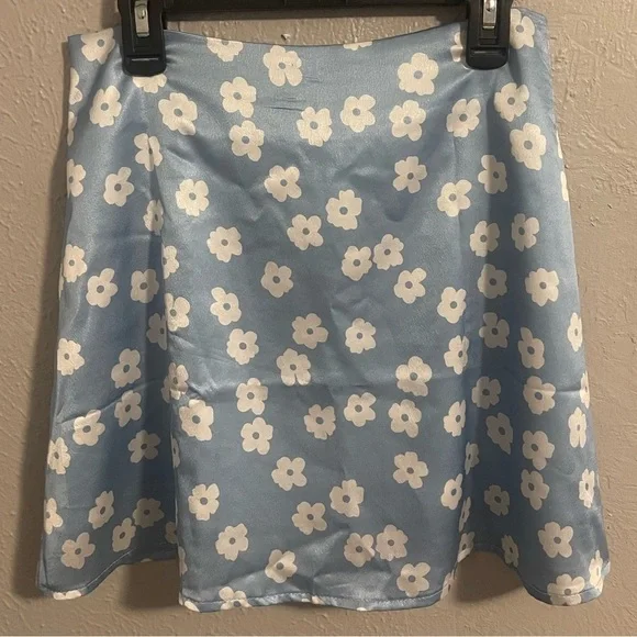 Silk blue flower mini skirt - Picture 3 of 4